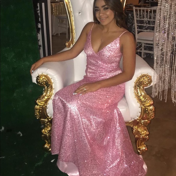 DRESSES - Picture 2 of 6